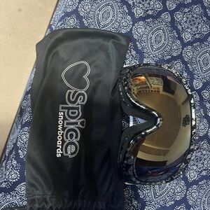 Spice Snowboards Goggles with White and Black Strap